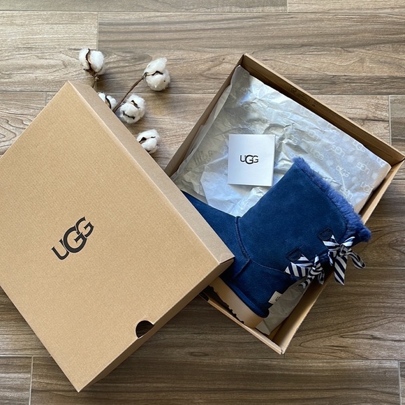 🌿UGG- W BAILEY BOW DIAGONAL STRIPES BOOTS🌿 - Picture 13 of 14